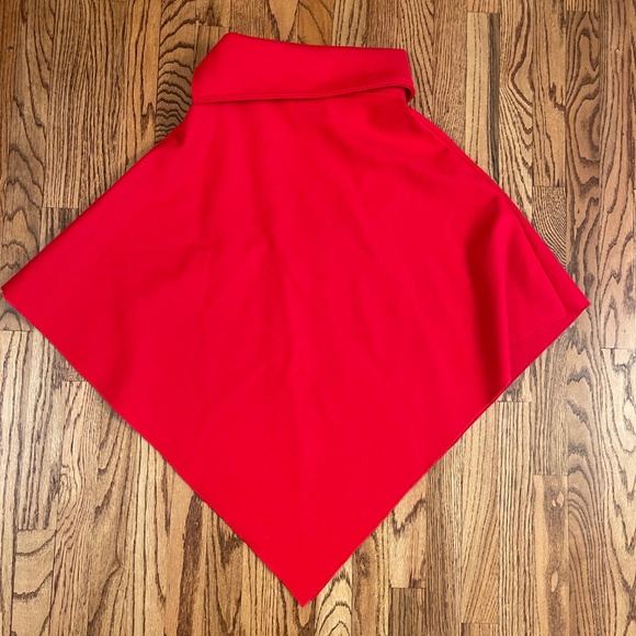 Beautiful red cape made in Hungry by Matyadesign - Picture 2 of 10